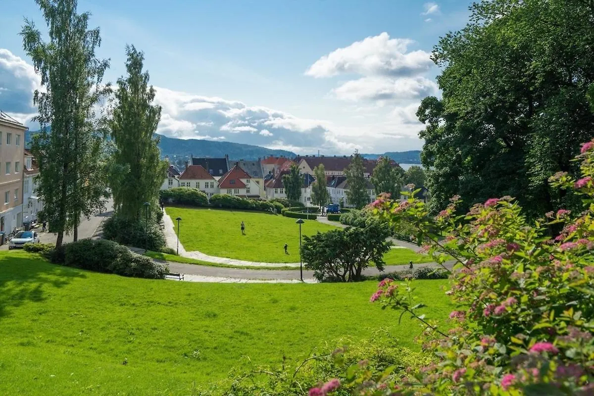 500M To Bryggen - 5M To Bus I 2 Floors & Bathrooms Bergen 0*,